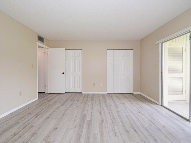 4 Vista Palm Lane 105, Vero Beach, FL 32962