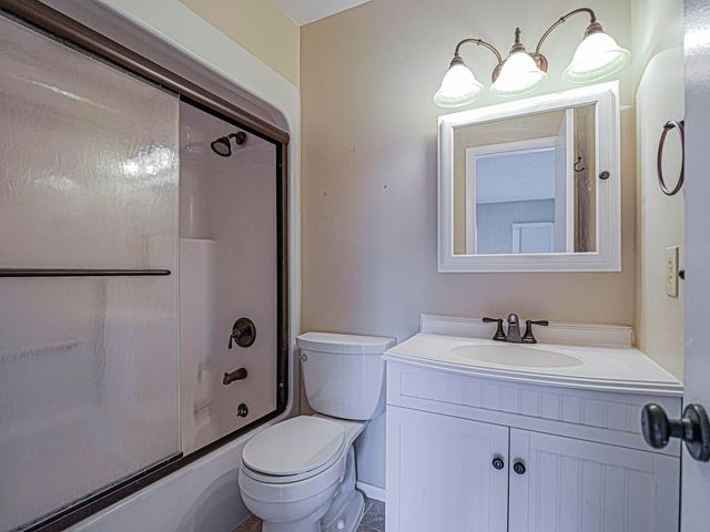 4 Vista Palm Lane 105, Vero Beach, FL 32962