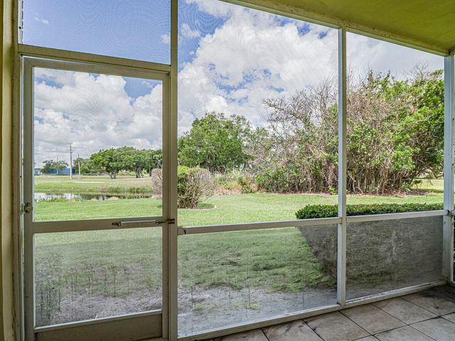 4 Vista Palm Lane 105, Vero Beach, FL 32962