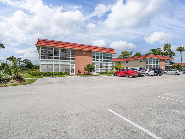 4 Vista Palm Lane 105, Vero Beach, FL 32962