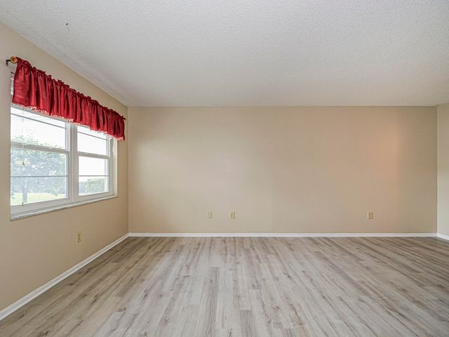 4 Vista Palm Lane 105, Vero Beach, FL 32962