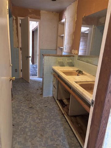 3446 Charing Cross Road, Ann Arbor, MI 48108