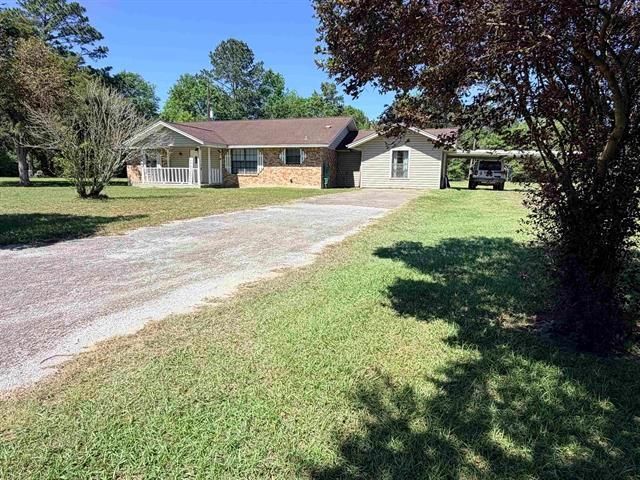 8957 Tejas Ln, Silsbee, TX 77656