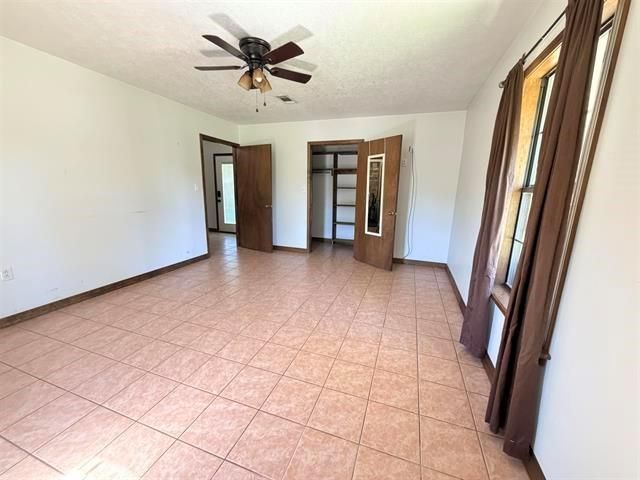 8957 Tejas Ln, Silsbee, TX 77656