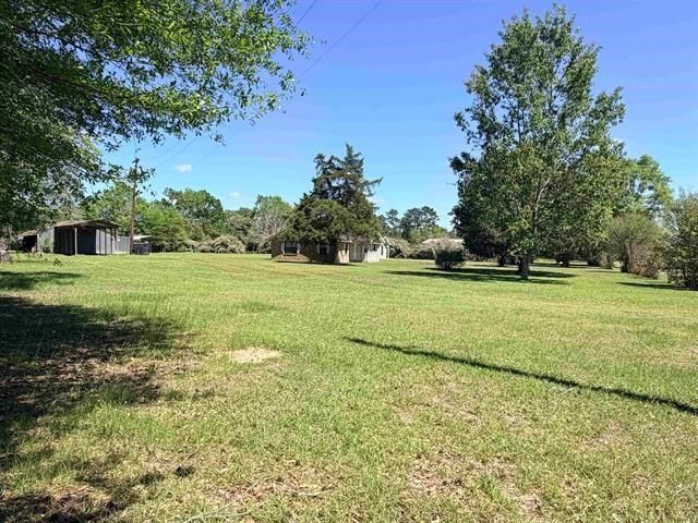 8957 Tejas Ln, Silsbee, TX 77656