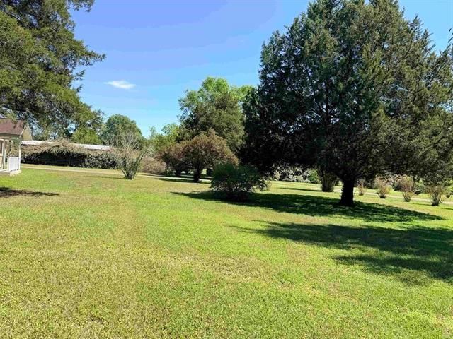 8957 Tejas Ln, Silsbee, TX 77656