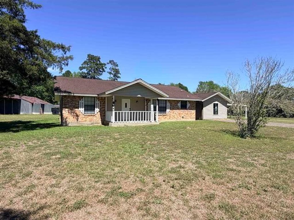 8957 Tejas Ln, Silsbee, TX 77656