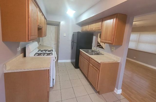 189 Robert Court C, Bartlett, IL 60103