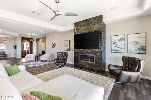 294 Besame Court, Las Vegas, NV 89138