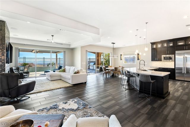 294 Besame Court, Las Vegas, NV 89138