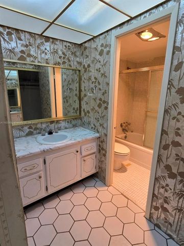 300 Diplomat Pkwy 207, Hallandale Beach, FL 33009