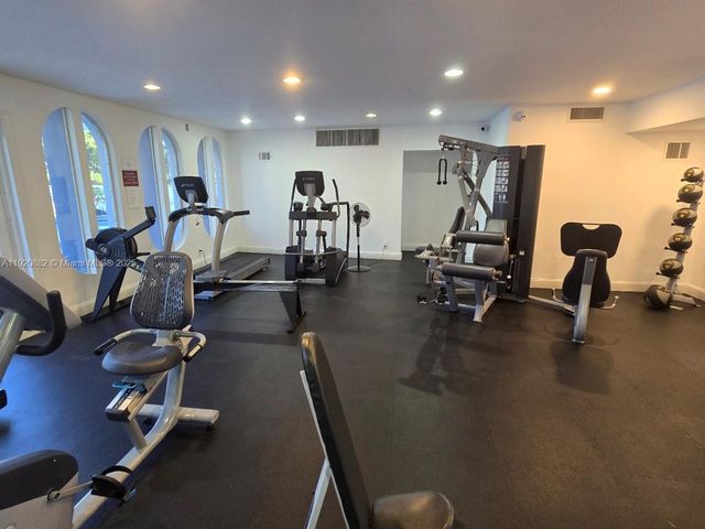 300 Diplomat Pkwy 207, Hallandale Beach, FL 33009