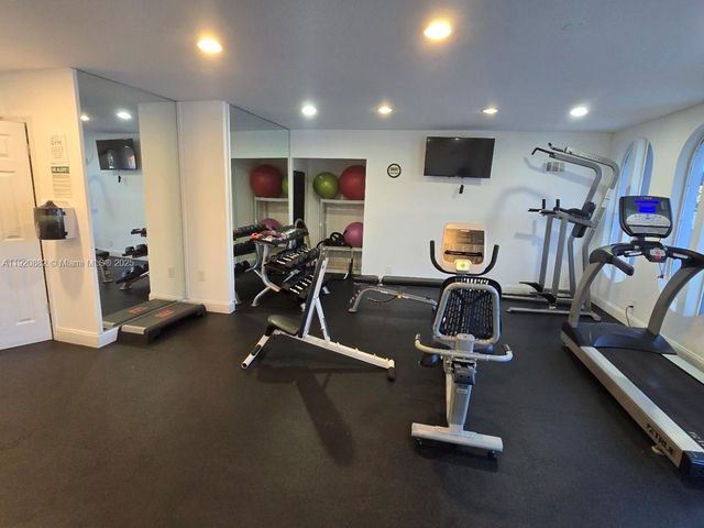 300 Diplomat Pkwy 207, Hallandale Beach, FL 33009