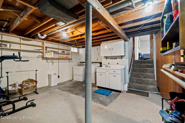 2006 Foxhurst Dr, Louisville, KY 40216