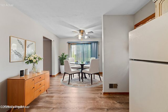 2006 Foxhurst Dr, Louisville, KY 40216