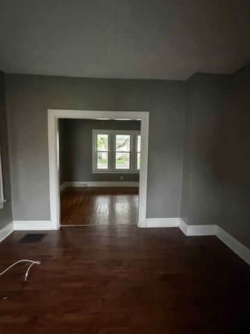28 S Warren Avenue, Columbus, OH 43204