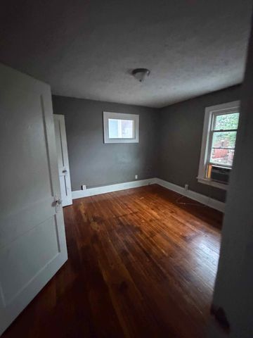 28 S Warren Avenue, Columbus, OH 43204