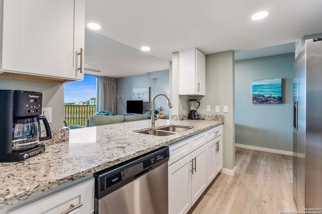800 Sandcastle Dr # 130, Port Aransas, TX 78373