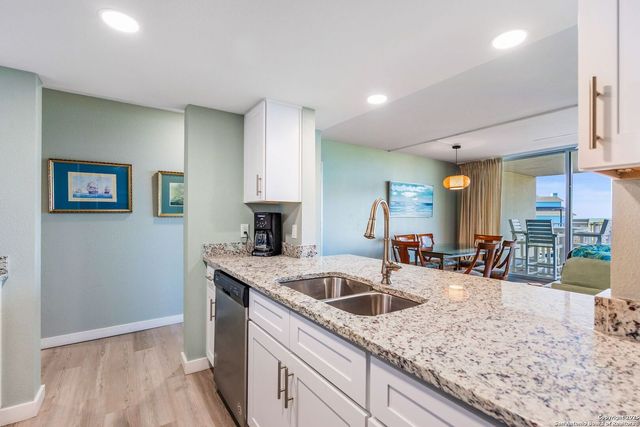 800 Sandcastle Dr # 130, Port Aransas, TX 78373