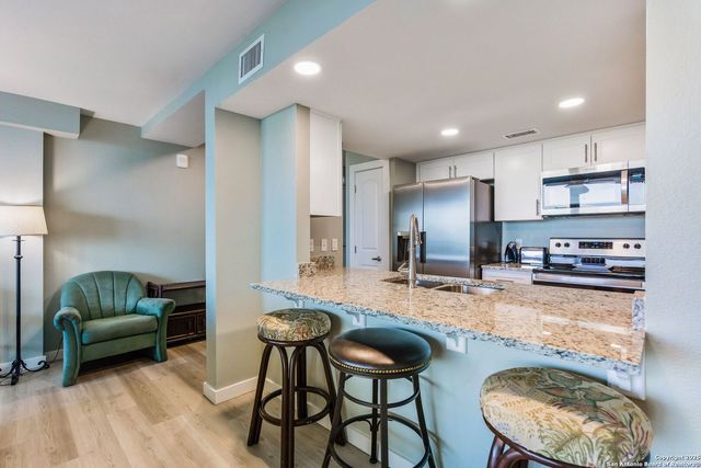 800 Sandcastle Dr # 130, Port Aransas, TX 78373