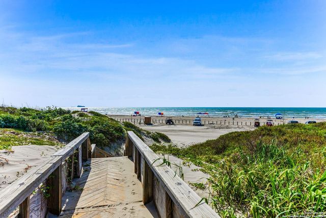 800 Sandcastle Dr # 130, Port Aransas, TX 78373
