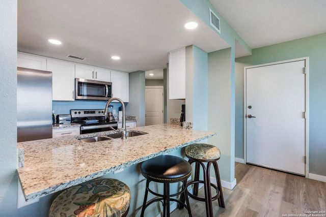 800 Sandcastle Dr # 130, Port Aransas, TX 78373