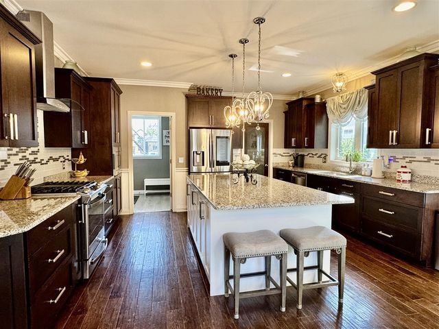 21568 Fort Worth Drive, Macomb, MI 48044