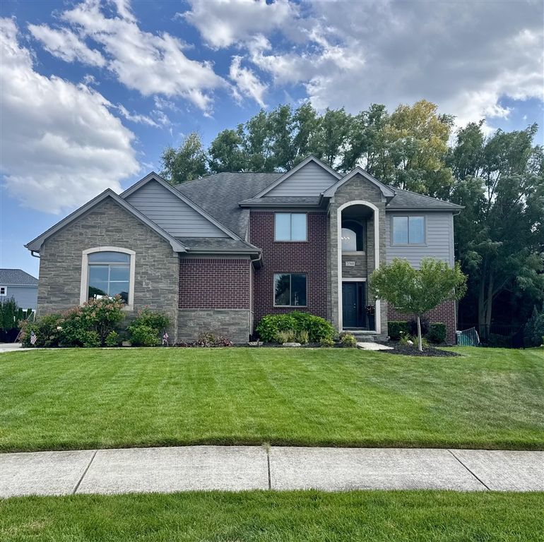 21568 Fort Worth Drive, Macomb, MI 48044