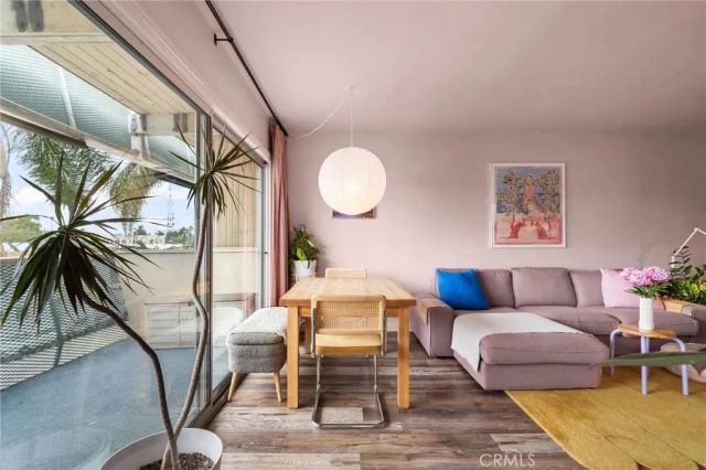 528 Cedar 3A, Long Beach, CA 90802