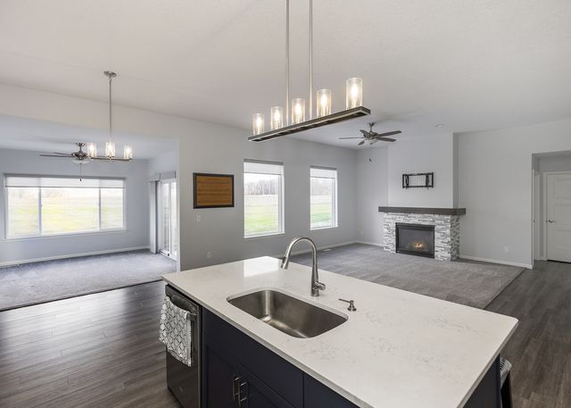 1430 Olde Brandy Lane, Davenport, IA 52807