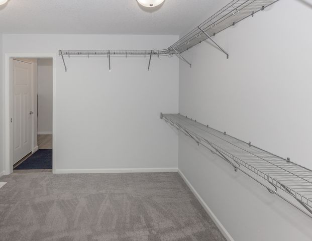 1430 Olde Brandy Lane, Davenport, IA 52807