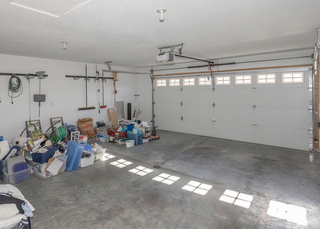 1430 Olde Brandy Lane, Davenport, IA 52807