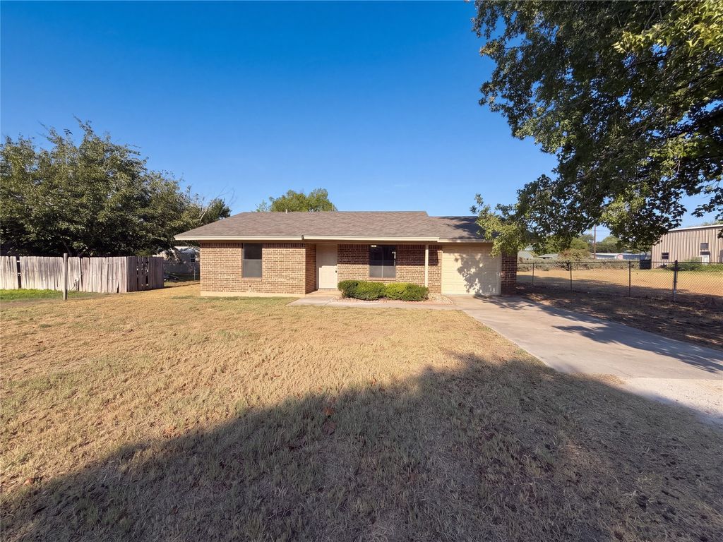 711 Vickie Drive, Azle, TX 76020 — photo 2