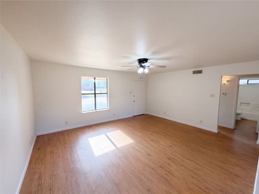 711 Vickie Drive, Azle, TX 76020 — photo 3