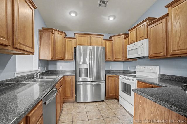 11101 N 120th East Avenue, Owasso, OK 74055