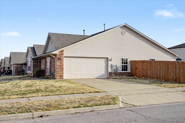 11101 N 120th East Avenue, Owasso, OK 74055