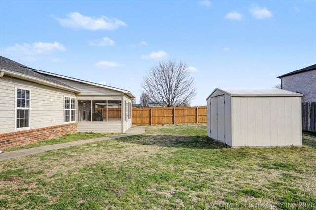 11101 N 120th East Avenue, Owasso, OK 74055