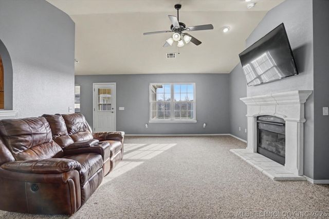 11101 N 120th East Avenue, Owasso, OK 74055