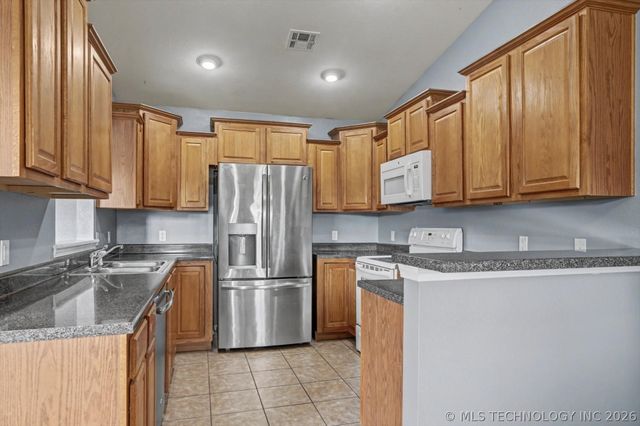 11101 N 120th East Avenue, Owasso, OK 74055