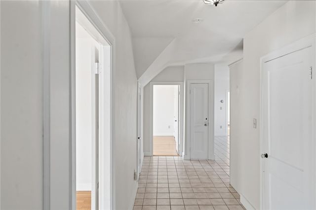 686 Hope Street 3, Bristol, RI 02809