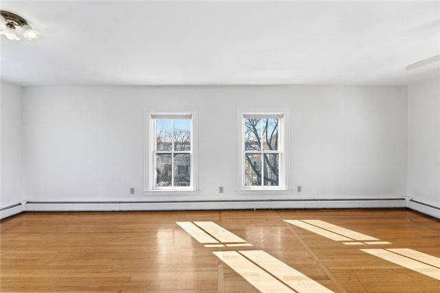 686 Hope Street 3, Bristol, RI 02809