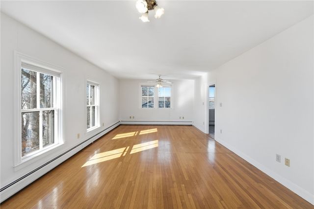 686 Hope Street 3, Bristol, RI 02809