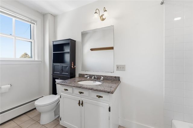 686 Hope Street 3, Bristol, RI 02809