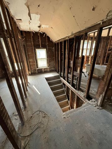 703 W 9th Street, Michigan City, IN 46360