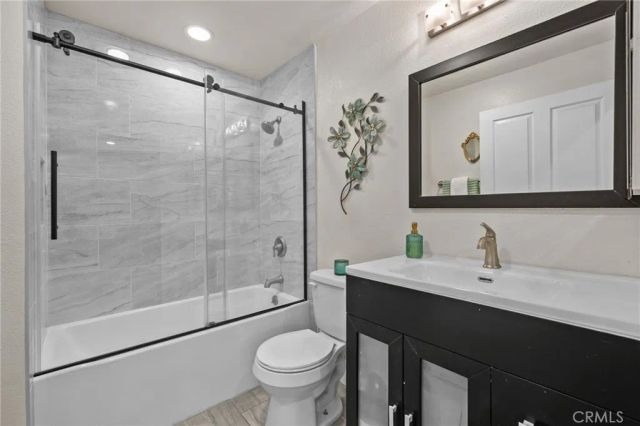 19350 Sherman Way 201, Reseda, CA 91335