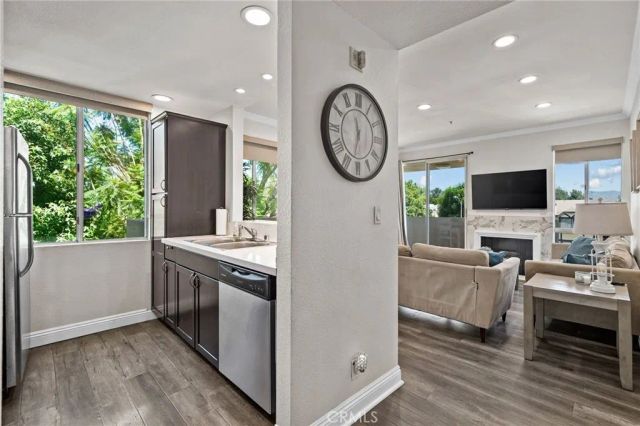 19350 Sherman Way 201, Reseda, CA 91335