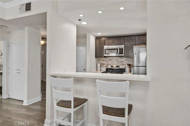 19350 Sherman Way 201, Reseda, CA 91335