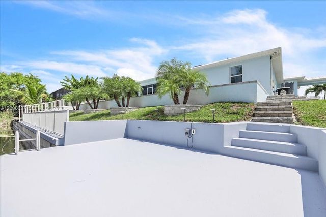 2720 NW 22nd Avenue, Cape Coral, FL 33993