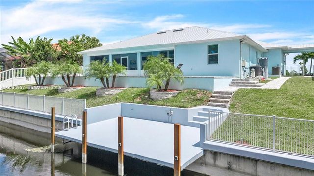 2720 NW 22nd Avenue, Cape Coral, FL 33993