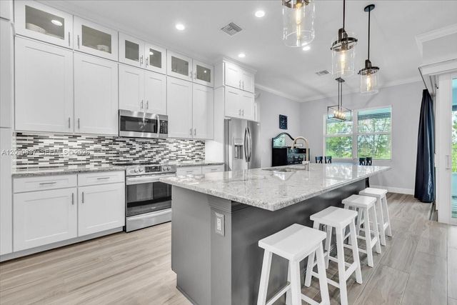 2720 NW 22nd Avenue, Cape Coral, FL 33993